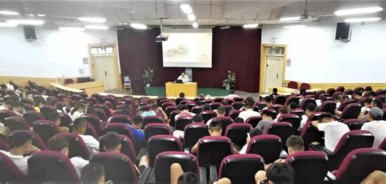 说明: C:\Users\admin\Desktop\新闻稿\伟德BET官方网站开展党史学习教育“书记讲党课”活动\照片3.jpg